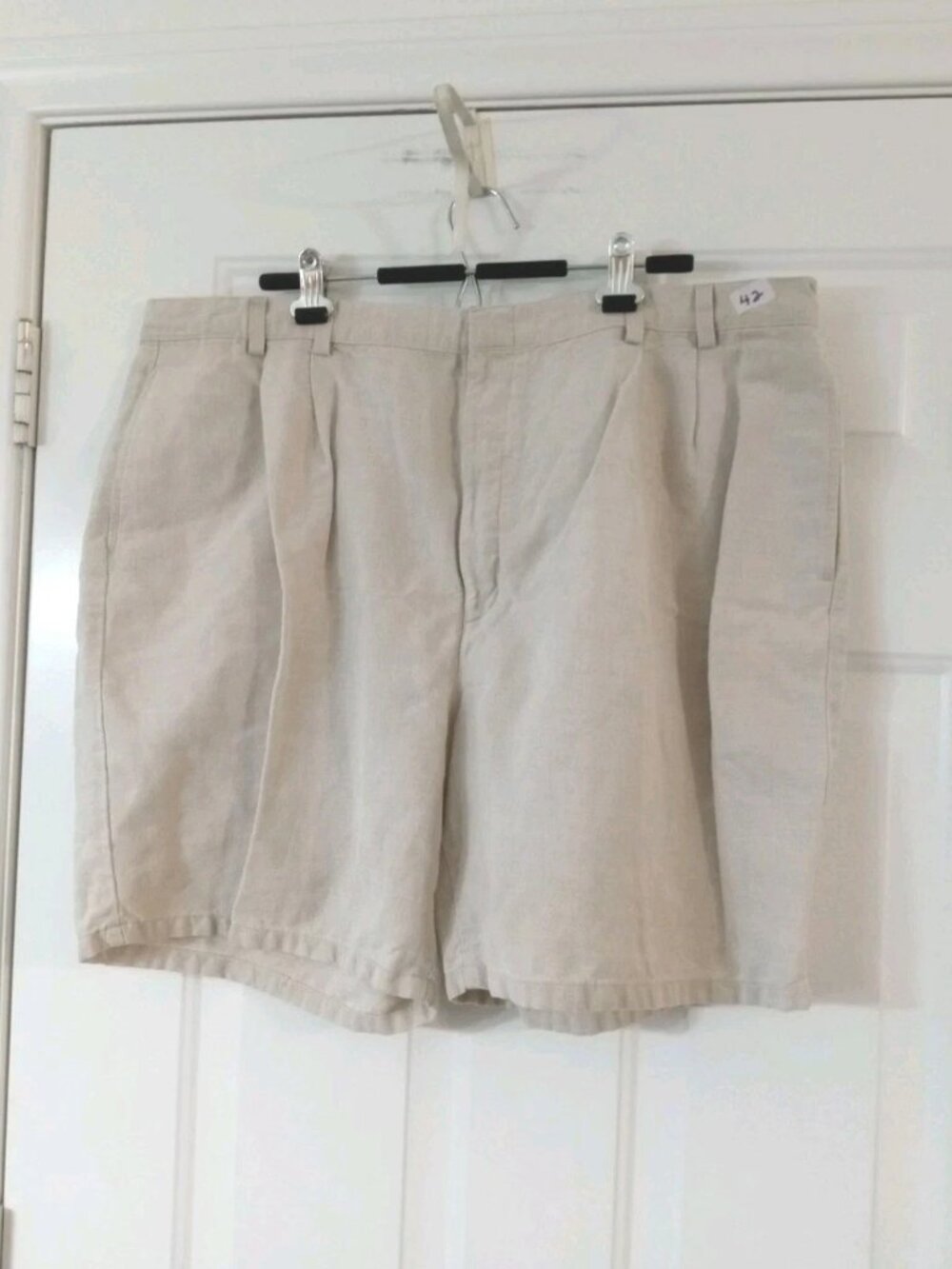 Trader Bay Men’s Size 42 Casual Beige Dress Shorts Linen/Cotton Blend Pockets